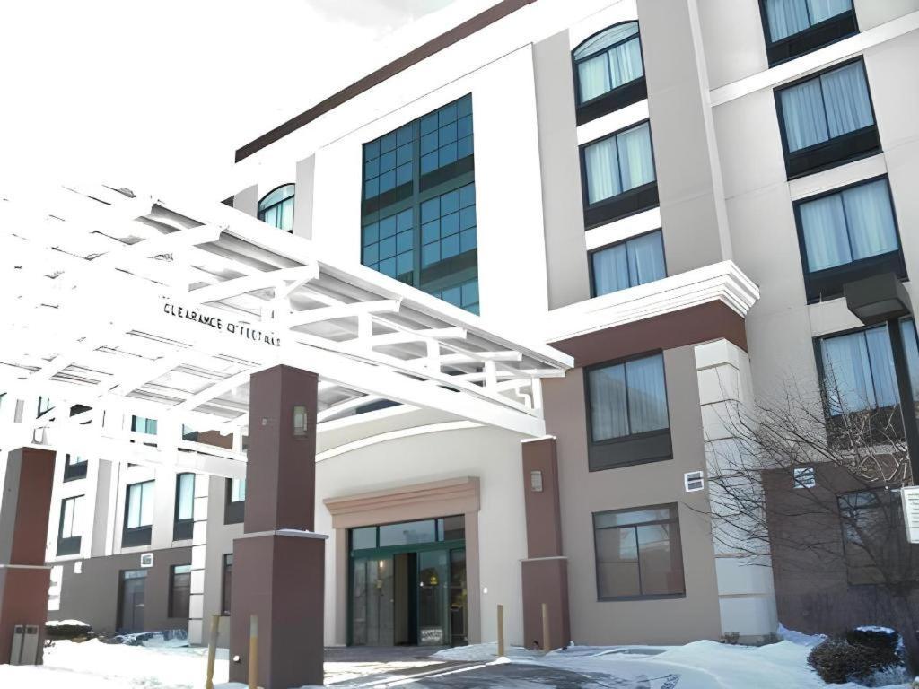Comfort Inn & Suites Watford City Bagian luar foto